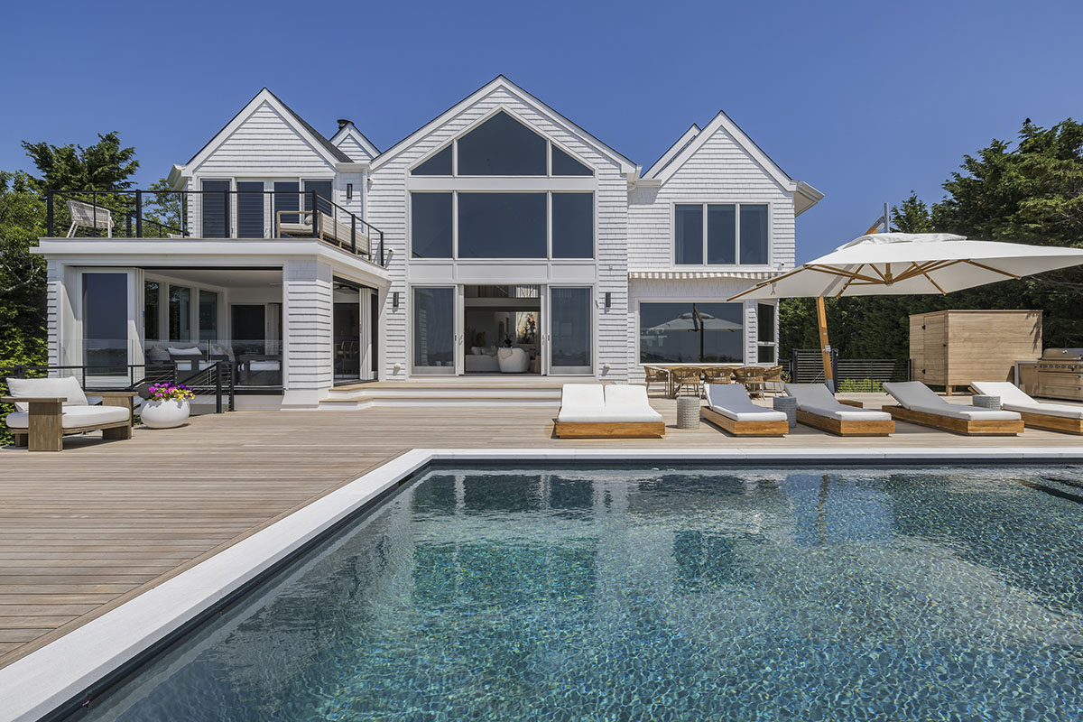 15 Stacy Dr, Westhampton Beach exteriors-1