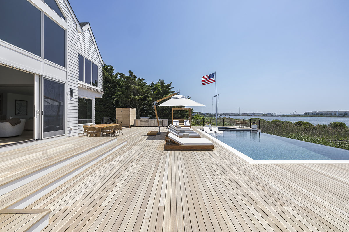 15 Stacy Dr, Westhampton Beach exteriors-18