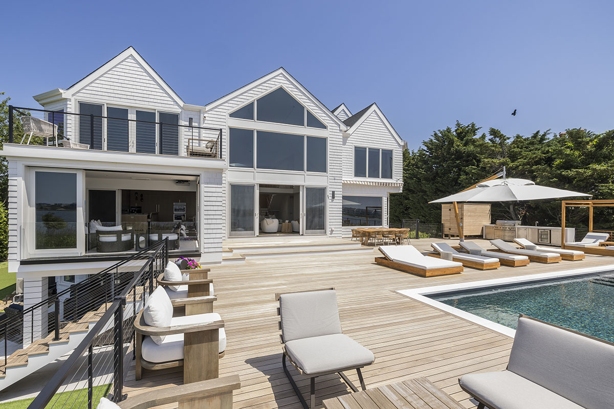 15 Stacy Dr, Westhampton Beach exteriors-3