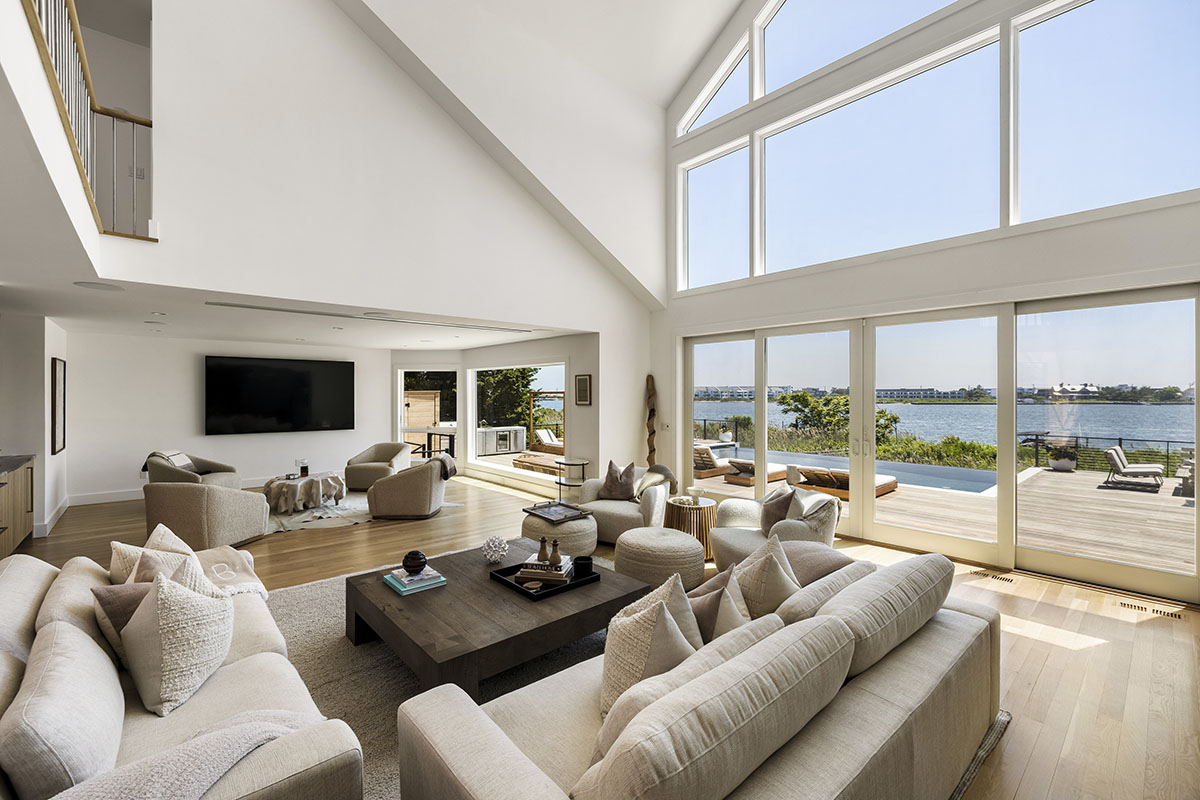 15 Stacy Dr, Westhampton Beach interiors -3